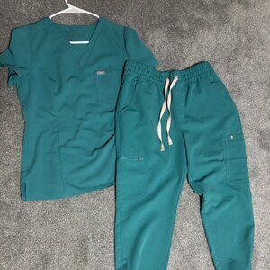 figs matching scrub set